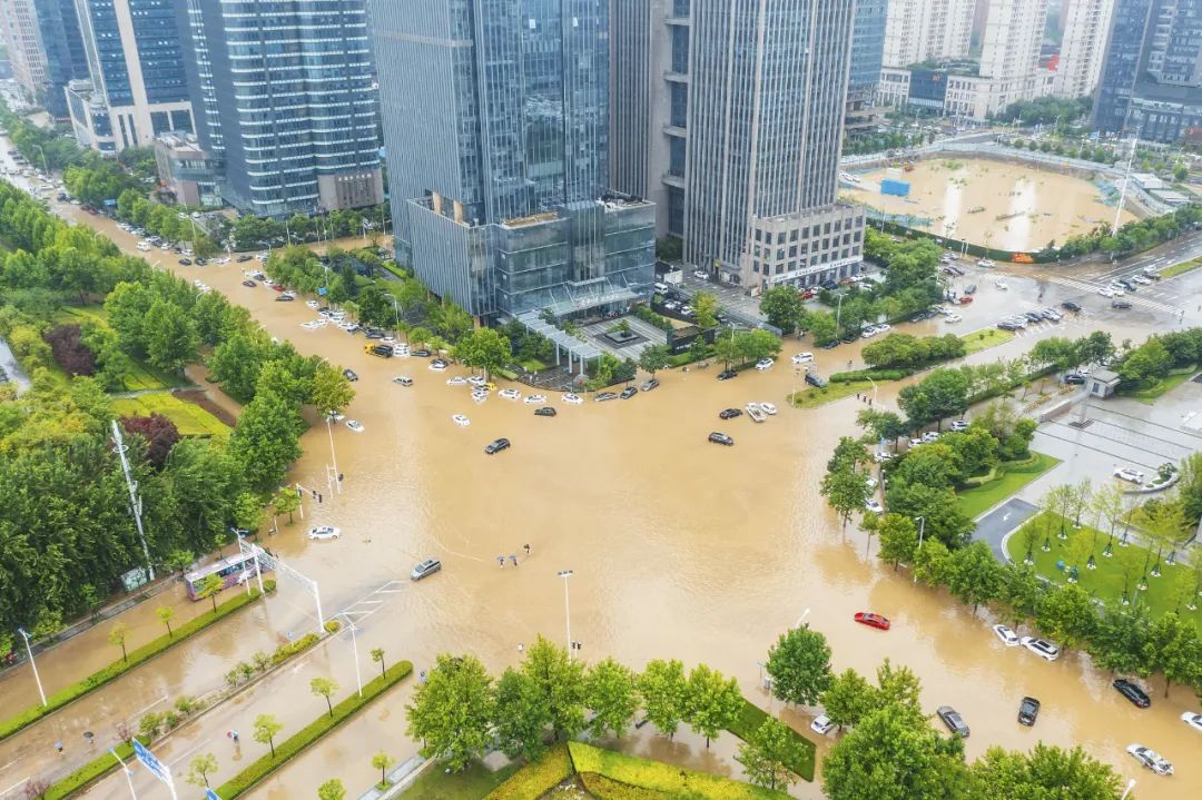 河南审计厅报告：90多亿元暴雨灾后重建资金发现问题，41家银行违规处置100亿不良资产